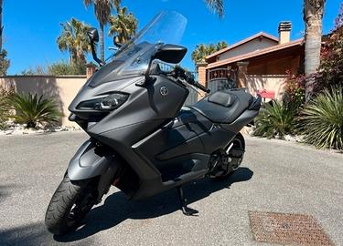 Tmax 560 2022