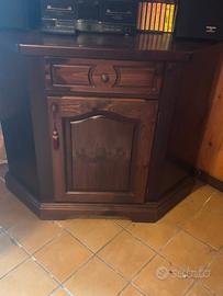 Mobile in legno angolare