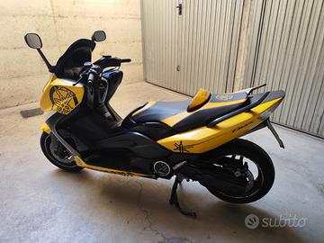 Yamaha Tmax giallo alrapovic