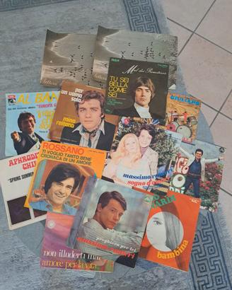 Set di dischi in vinile 45 giri con copertina