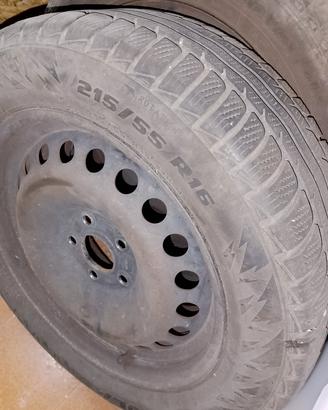 Gomme invernali comprese di cerchio