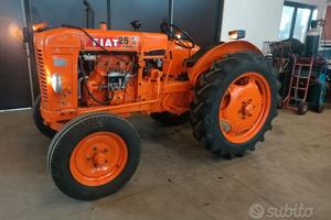 Trattore fiat 25