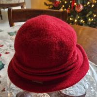 Cappello lana vergine rosso