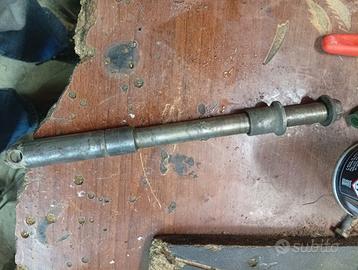 Perno ruota anteriore Husqvarna WRK 250 1988-89