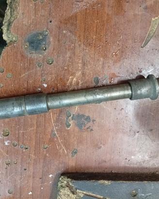 Perno ruota anteriore Husqvarna WRK 250 1988-89