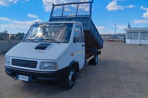 Iveco Daily 49 10 patente c  ribaltabile  