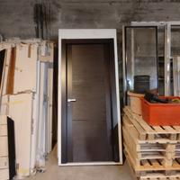 12 porte interne in legno nuove con telai 