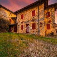 CASA DI CORTE A PALANZANO