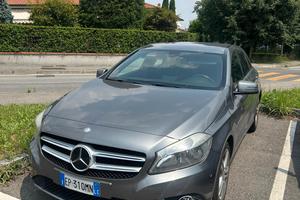 Mercedes Benz CLASSE A180 Sport (ok NEOPATENTATI)