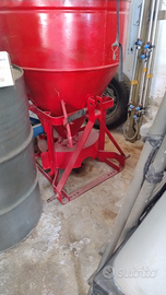 Spandi Concime 300 LT (c.a.)