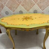 Tavolino antico in stile veneziano