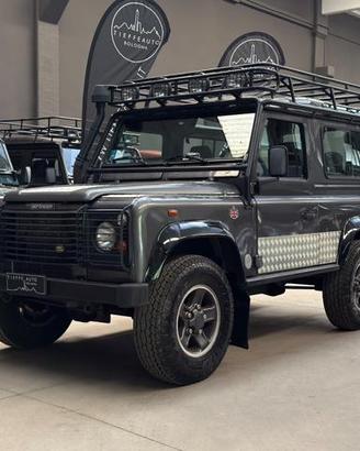 LAND ROVER Defender 90 2.5 Td5 S.W. Tomb Raider