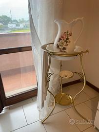 Elegante Lavamani in ceramica bianca e gialla