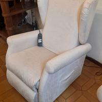 Poltrona alzapersone a 2 motori