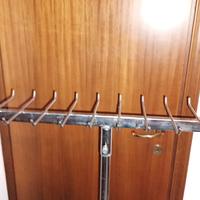 Carrello porta cinture/borse