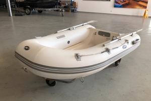 Tender EUROVINIL 220 carena in VETRORESINA