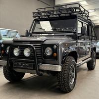 LAND ROVER Defender 110 TD5 CREW CAB TOMB RIDER