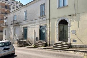 5 LOCALI A VENAFRO