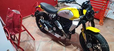 DUCATI SCRAMBLER 800 ICON 