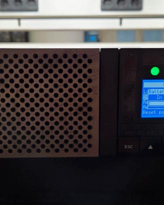 UPS Eaton 5PX 3000VA / 2700W usato - batterie 92%