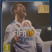 3 giochi ps4 e 1 film