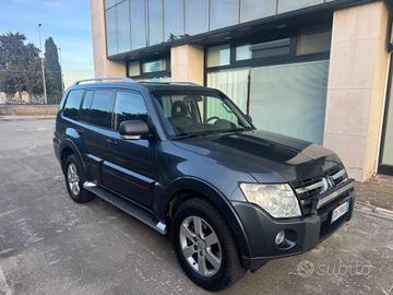 Mitsubishi Pajero 3.2 DI-D Autocarro Manuale Ganci