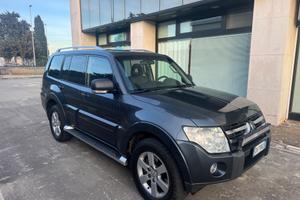 Mitsubishi Pajero 3.2 DI-D Autocarro Manuale Ganci