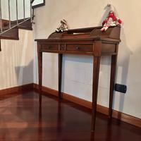 Scrittoio in legno massello