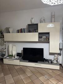 Parete  attrezzata TV