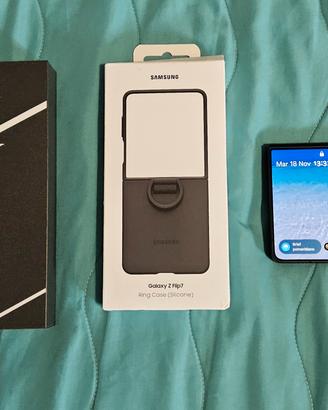 Samsung Z Flip 7 512GB jetblack come nuovo.