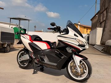 Aprilia srv 850 tmax