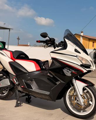 Aprilia srv 850 tmax