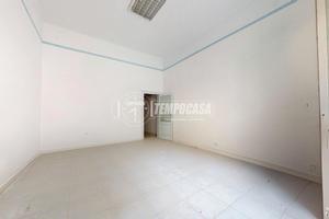 NUOVO PREZZO! Intero Stabile in Zona Centrale a Ru