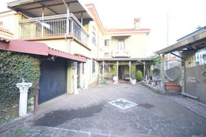 VILLA SINGOLA A SEREGNO