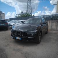 Maserati Levante MHEV 330 CV AWD GT full blackTett