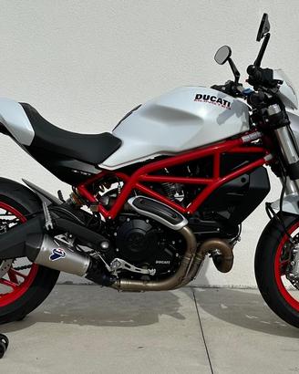 DUCATI MONSTER 797 Full Optional