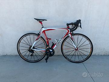 Bici da corsa Pinarello in carbonio