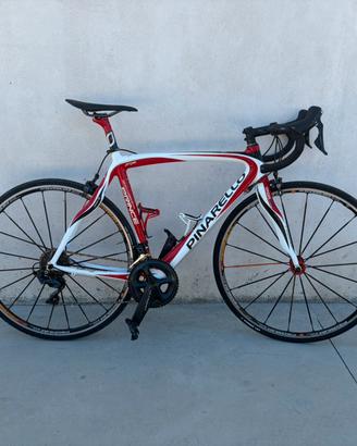 Bici da corsa Pinarello in carbonio