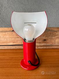 Lampada da tavolo Flash Joe Colombo per OLUCE 1968