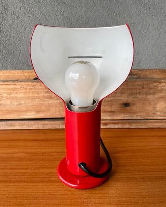 Lampada da tavolo Flash Joe Colombo per OLUCE 1968