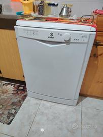 Lavastoviglie Indesit 