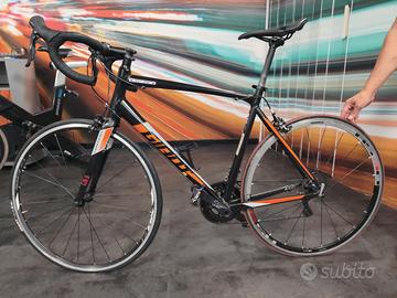 bici da corsa giant in alluminio 