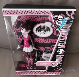 Monster High Signature Draculaura (2012)
