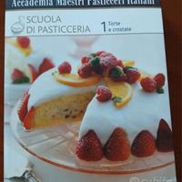 libro della scuola di pasticceria 
