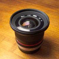 Obiettivo Samyang 12mm f/2 NCS CS per Fuji XF