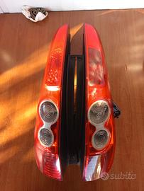 fanali posteriori Ford fiesta