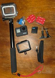 GoPro hero 7 black con accessori 