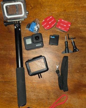 GoPro hero 7 black con accessori 
