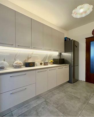 TRILOCALE DI AMPIE METRATURE CON GARAGE