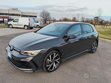 Golf 8 R line 2.0 tdi 150cv 